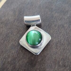 Sterling Silver Green Cat's Eye Pendant